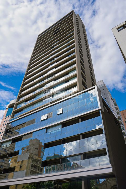 Image 15 - 919700