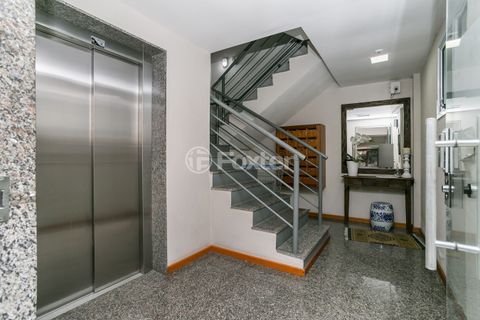 Image 17 - 881788