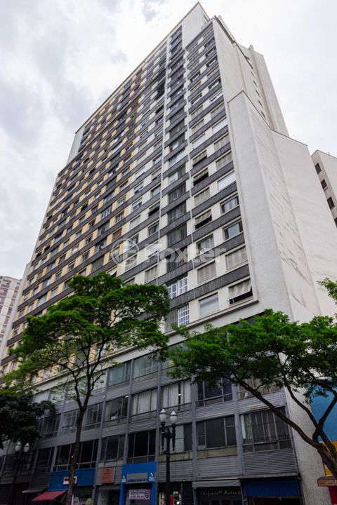 Image 15 - 931857