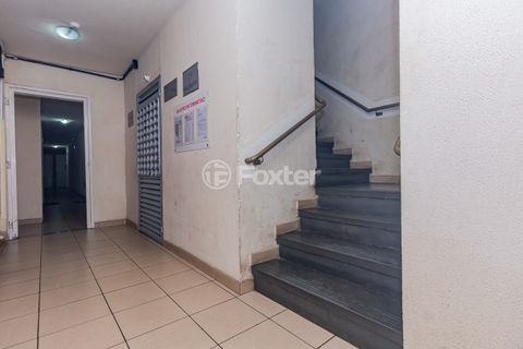 Image 19 - 242674