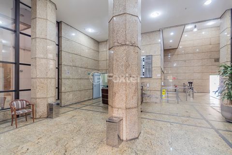 Image 10 - 872206