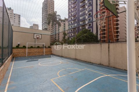 Image 13 - 916040