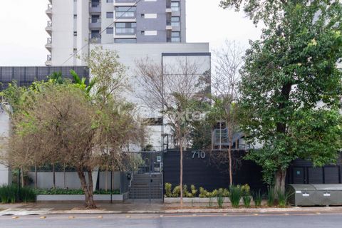 Image 18 - 874939