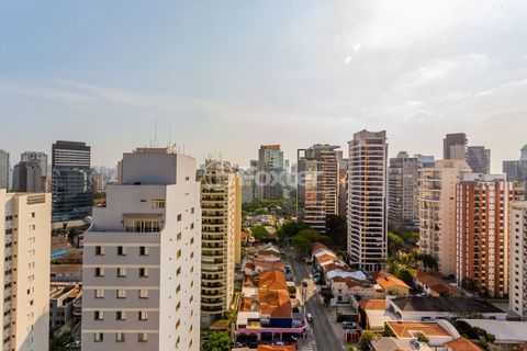 Image 12 - 876385