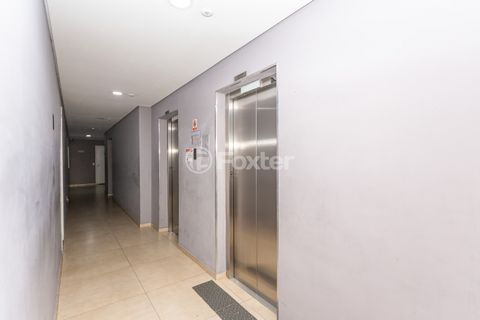 Image 16 - 319493