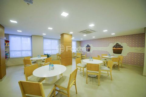 Image 12 - 932715