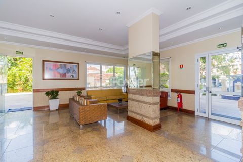 Image 11 - 887017
