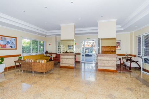 Image 13 - 887017