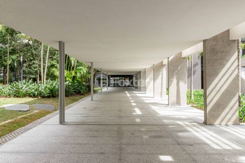 Image 17 - 874979