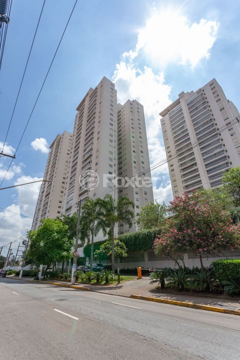 Image 4 - 918127