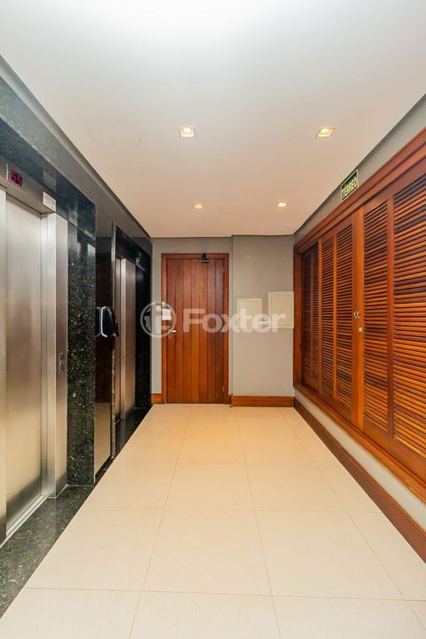Image 5 - 916802
