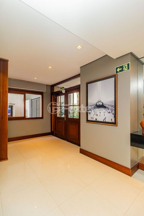 Image 7 - 916802