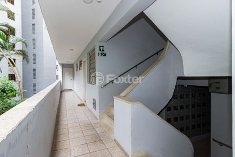 Image 17 - 930905
