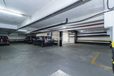 Image 17 - 328799