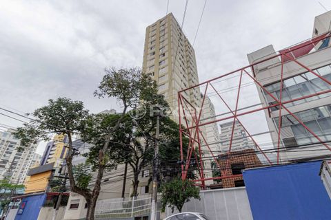 Image 16 - 884502