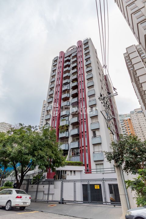 Image 10 - 891258