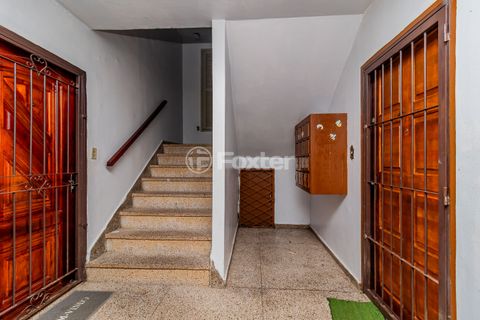 Image 10 - 882315