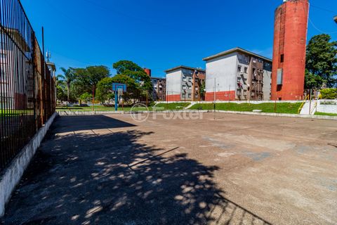 Image 8 - 882315