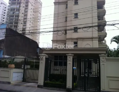 Image 7 - 881198