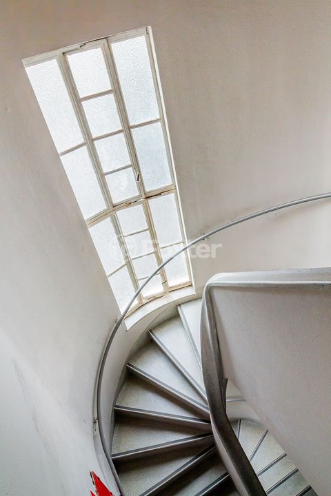 Image 10 - 825848