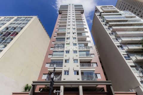 Image 12 - 852328