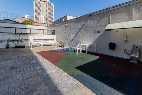 Image 17 - 886433