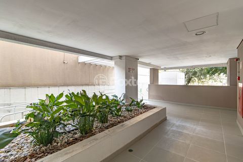 Image 6 - 869633