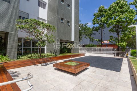 Image 7 - 33372