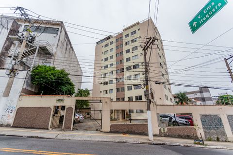 Image 4 - 881497