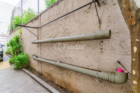 Image 11 - 881497
