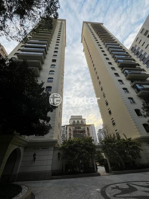 Image 14 - 899123