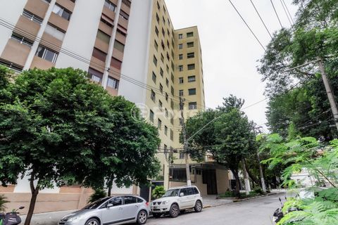 Image 12 - 882826