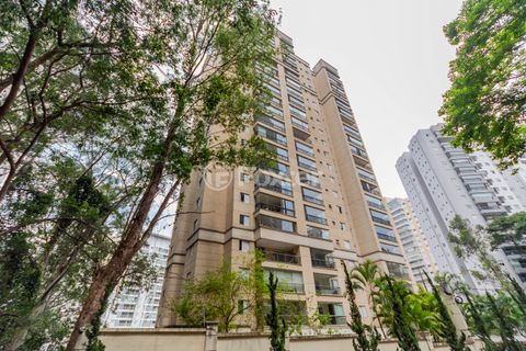 Image 8 - 938070