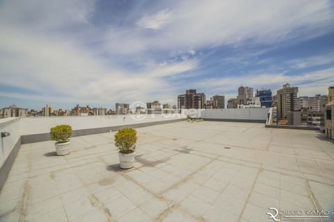 Image 19 - 881301