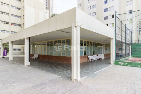 Image 17 - 860698
