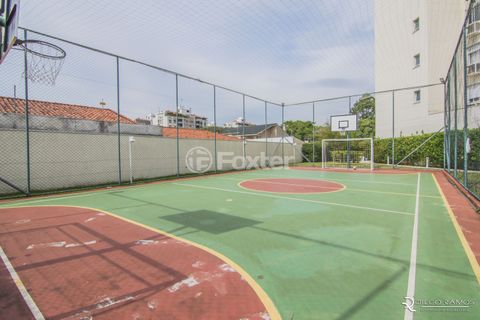 Image 8 - 881742