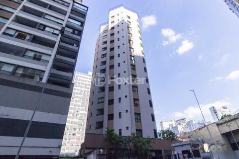 Image 18 - 885165
