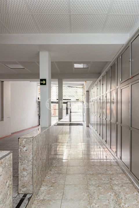 Image 18 - 929391