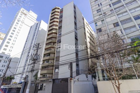 Image 17 - 858407