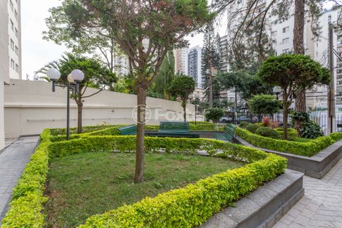 Image 10 - 866573