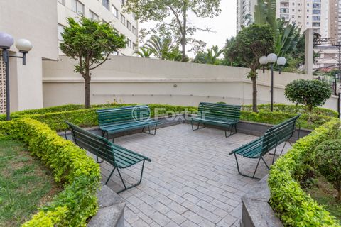 Image 11 - 866573