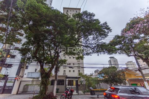 Image 17 - 883315