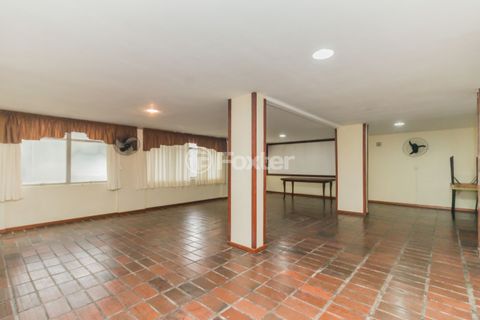 Image 11 - 915666