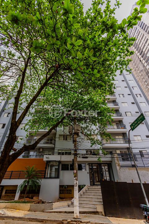 Image 16 - 886141