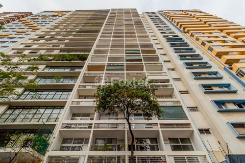 Image 18 - 888048