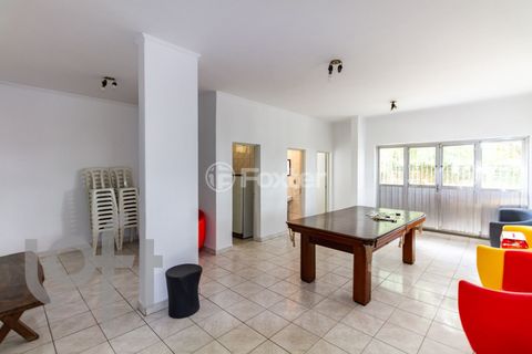 Image 11 - 878153