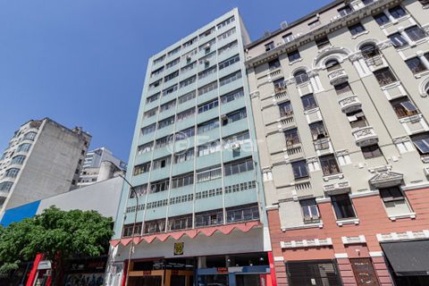 Image 17 - 927513