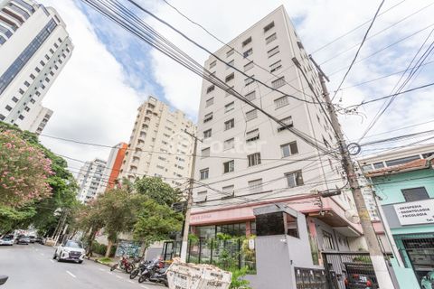 Image 6 - 888640
