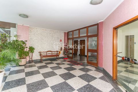 Image 7 - 888640
