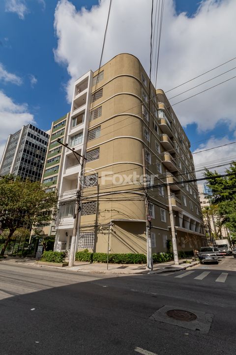 Image 17 - 885197
